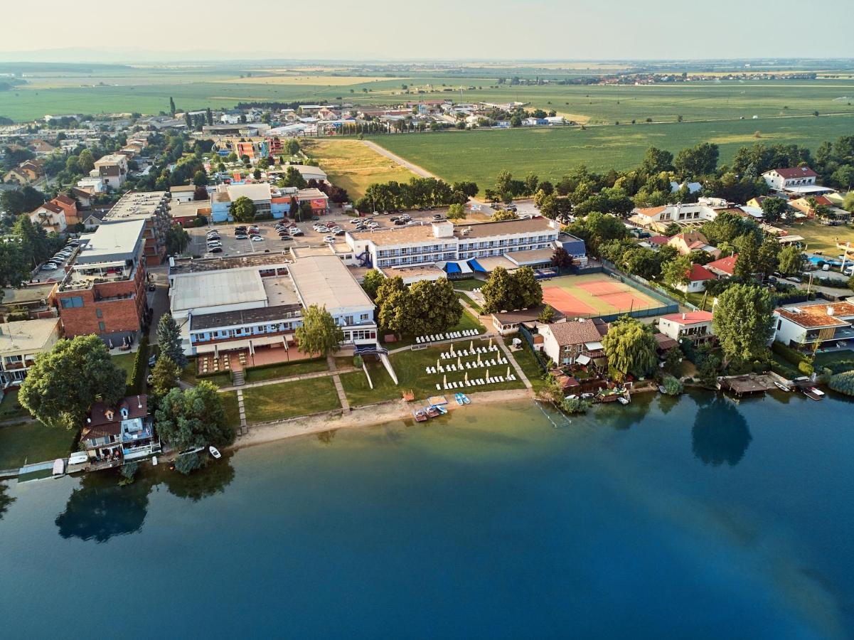 Hotel Senec Aqua Resort - Family Friendly מראה חיצוני תמונה