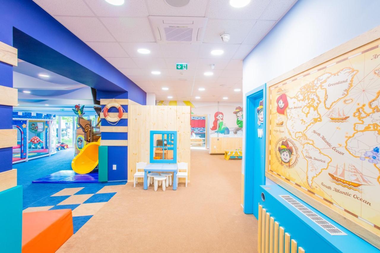 Hotel Senec Aqua Resort - Family Friendly מראה חיצוני תמונה