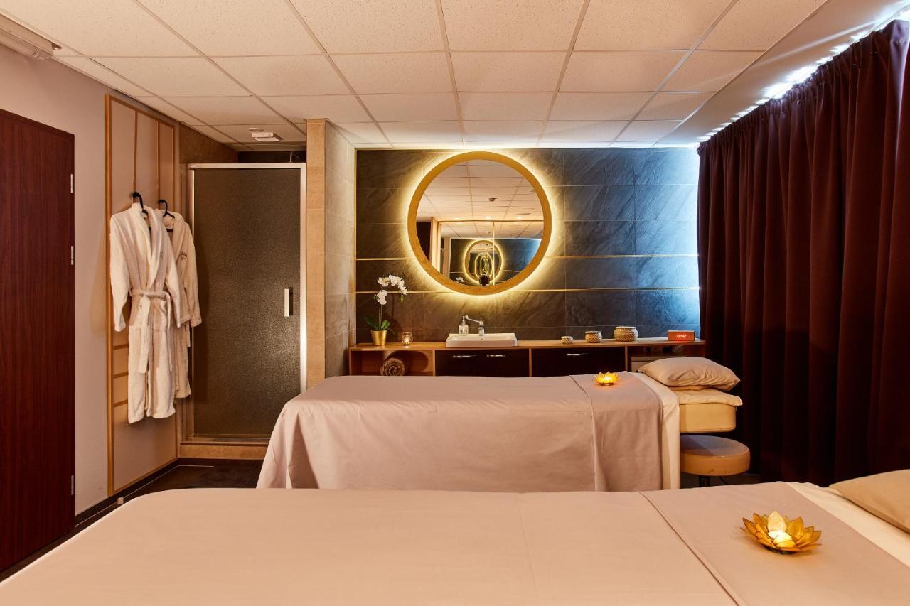Hotel Senec Aqua Resort - Family Friendly מראה חיצוני תמונה