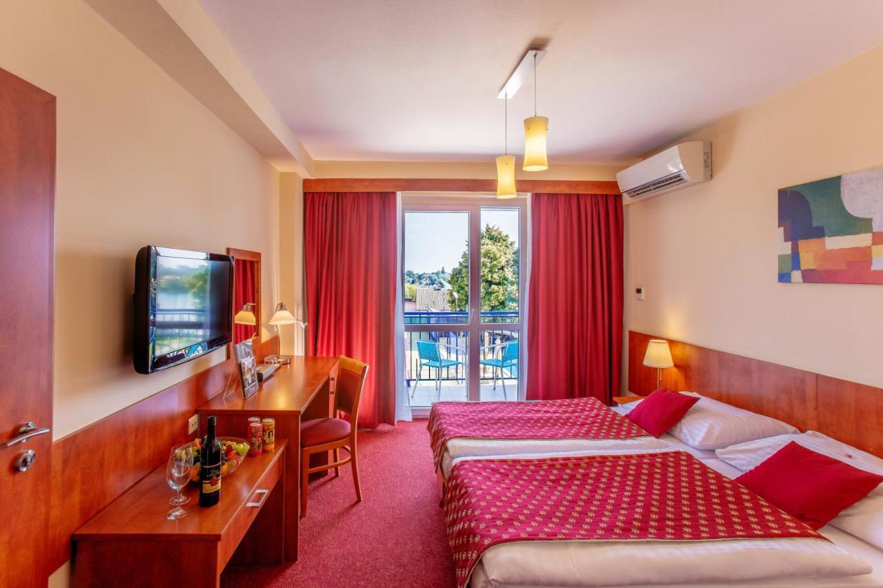 Hotel Senec Aqua Resort - Family Friendly מראה חיצוני תמונה